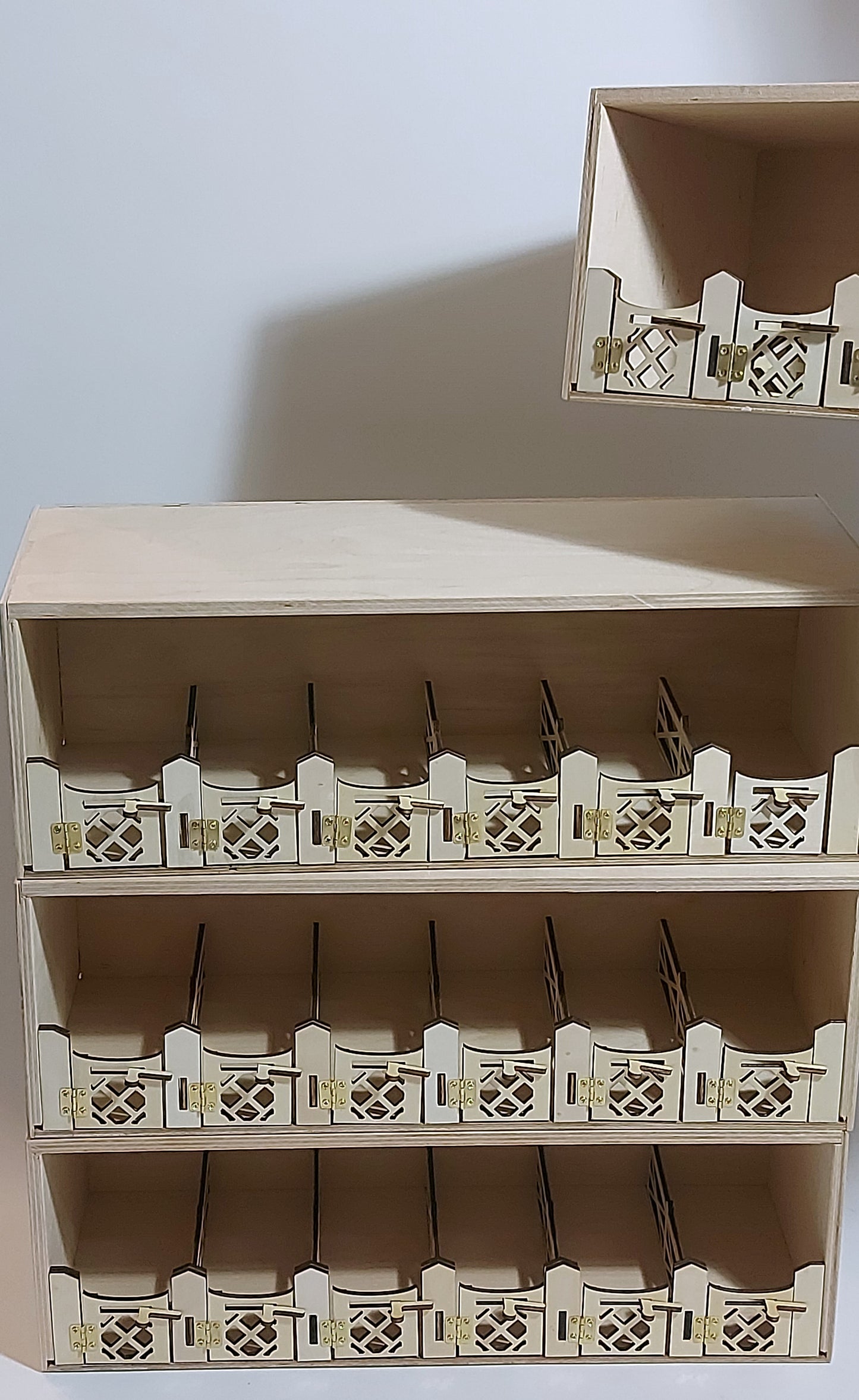 Handgefertigtes Erweiterungsmodul mit 6 Boxen für Schleich Pferde