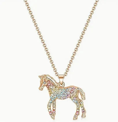 Goldene Pferde-Halskette für Mädchen – Ein Hauch von Eleganz